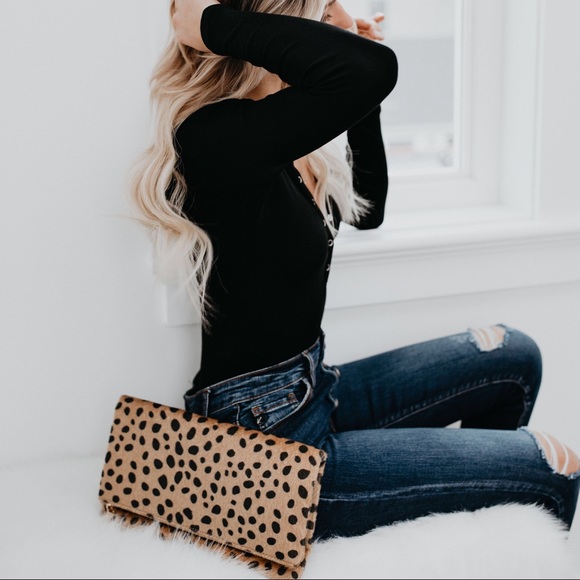 LAST ONE- Keen Instincts Envelope Clutch Vici - Picture 2 of 6